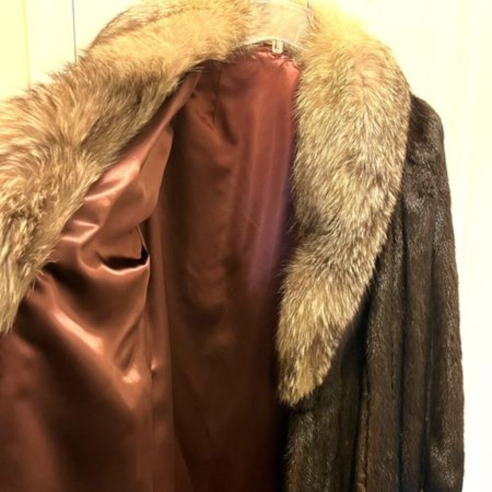 Vintage Ranch Mink Coat 49” Indigo/Silver Fox Collar, Banded Cuffs, Male Split - Picture 3 of 3